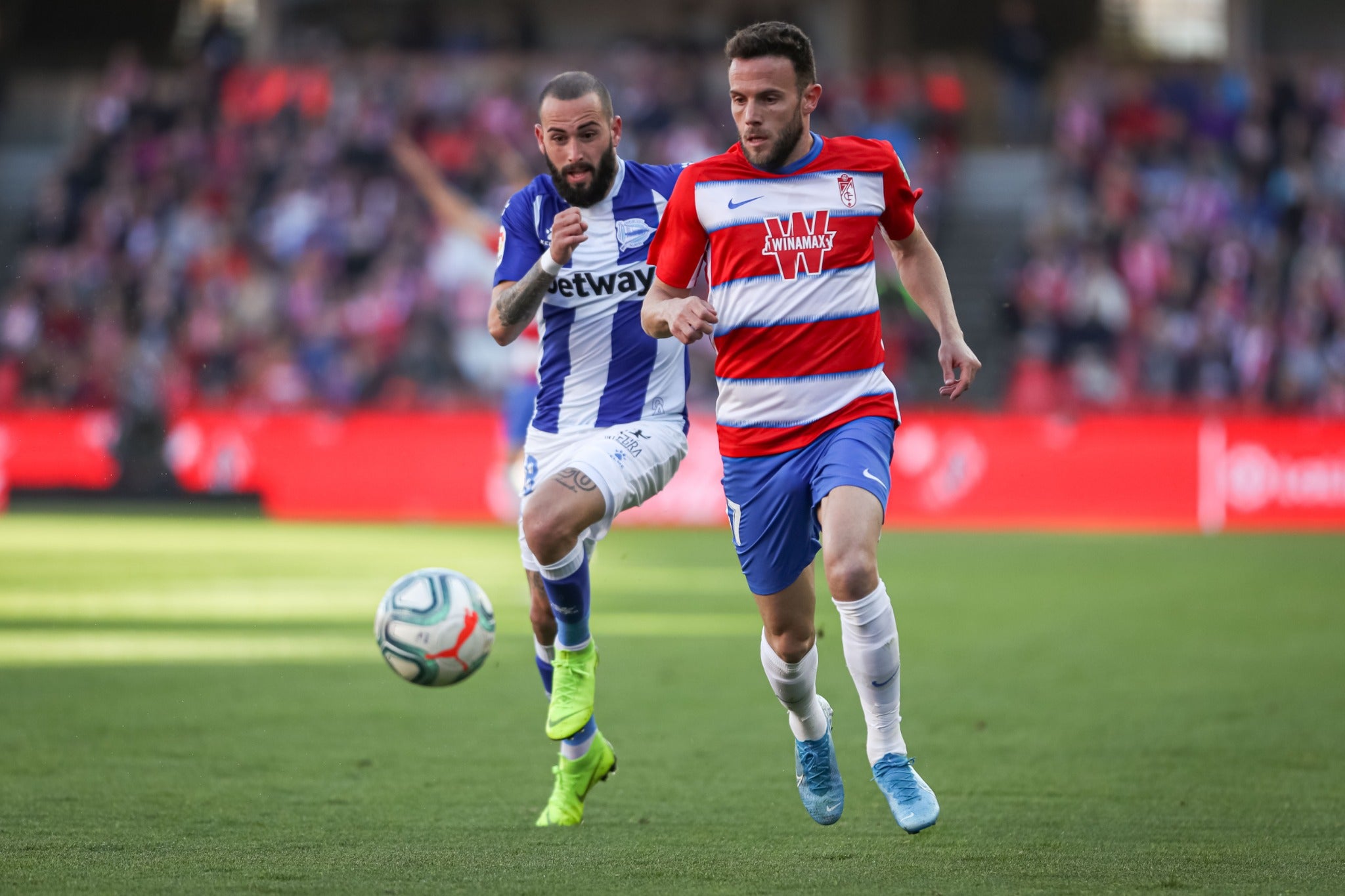 Repasa los mejores momentos del choque que ha enfrentado a dos rivales directos en Los Cármenes