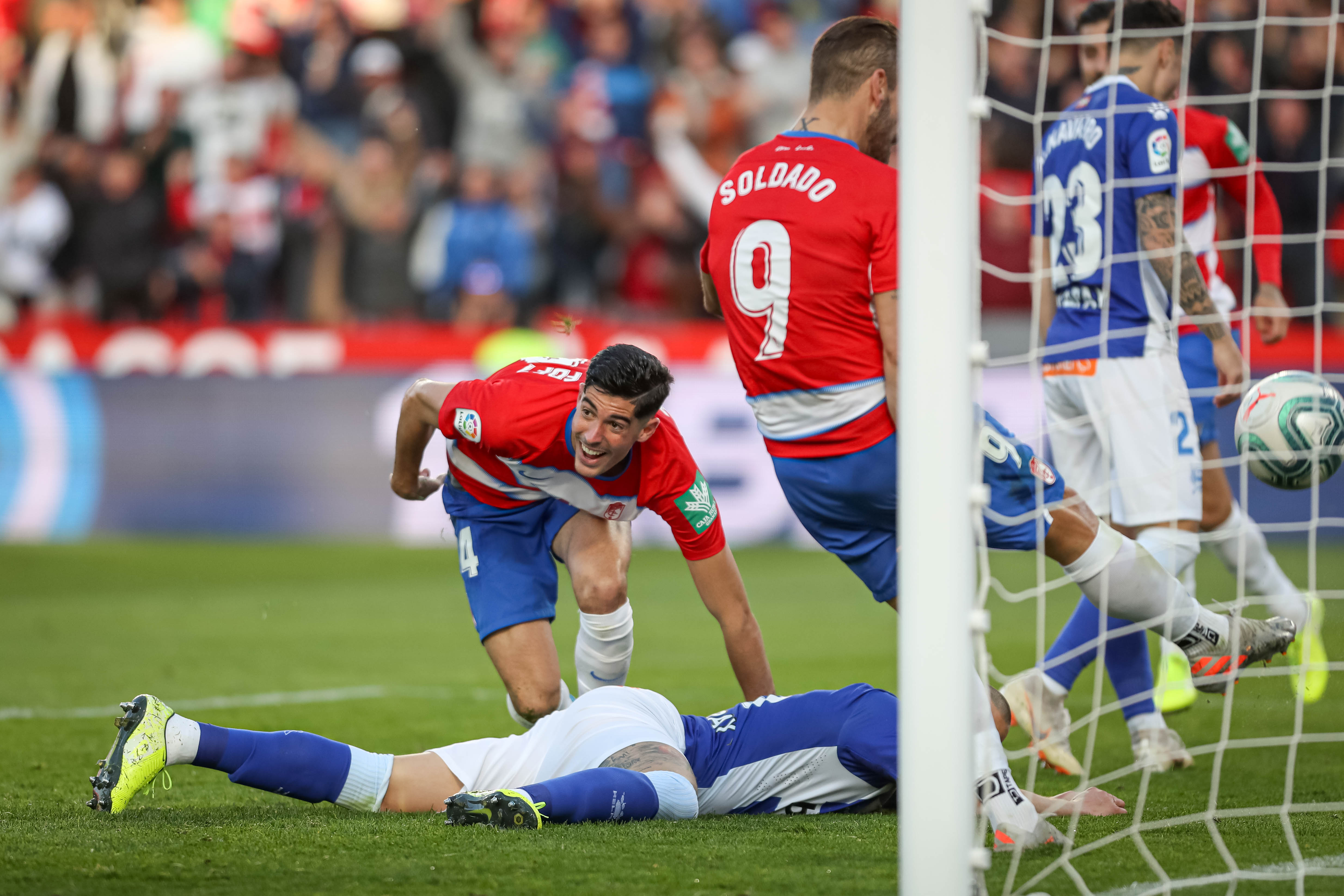 Repasa los mejores momentos del choque que ha enfrentado a dos rivales directos en Los Cármenes