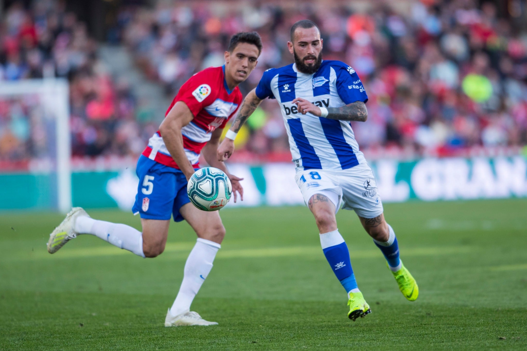 Repasa los mejores momentos del choque que ha enfrentado a dos rivales directos en Los Cármenes