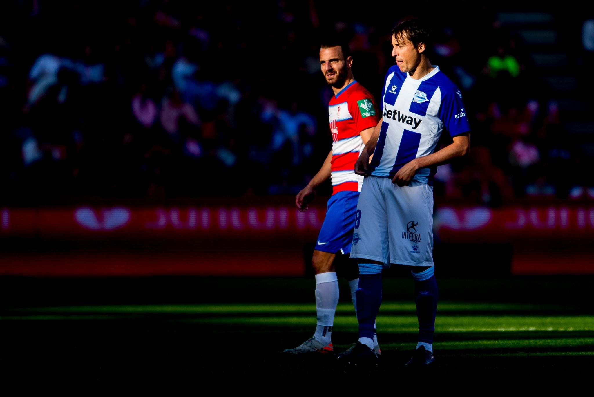 Repasa los mejores momentos del choque que ha enfrentado a dos rivales directos en Los Cármenes