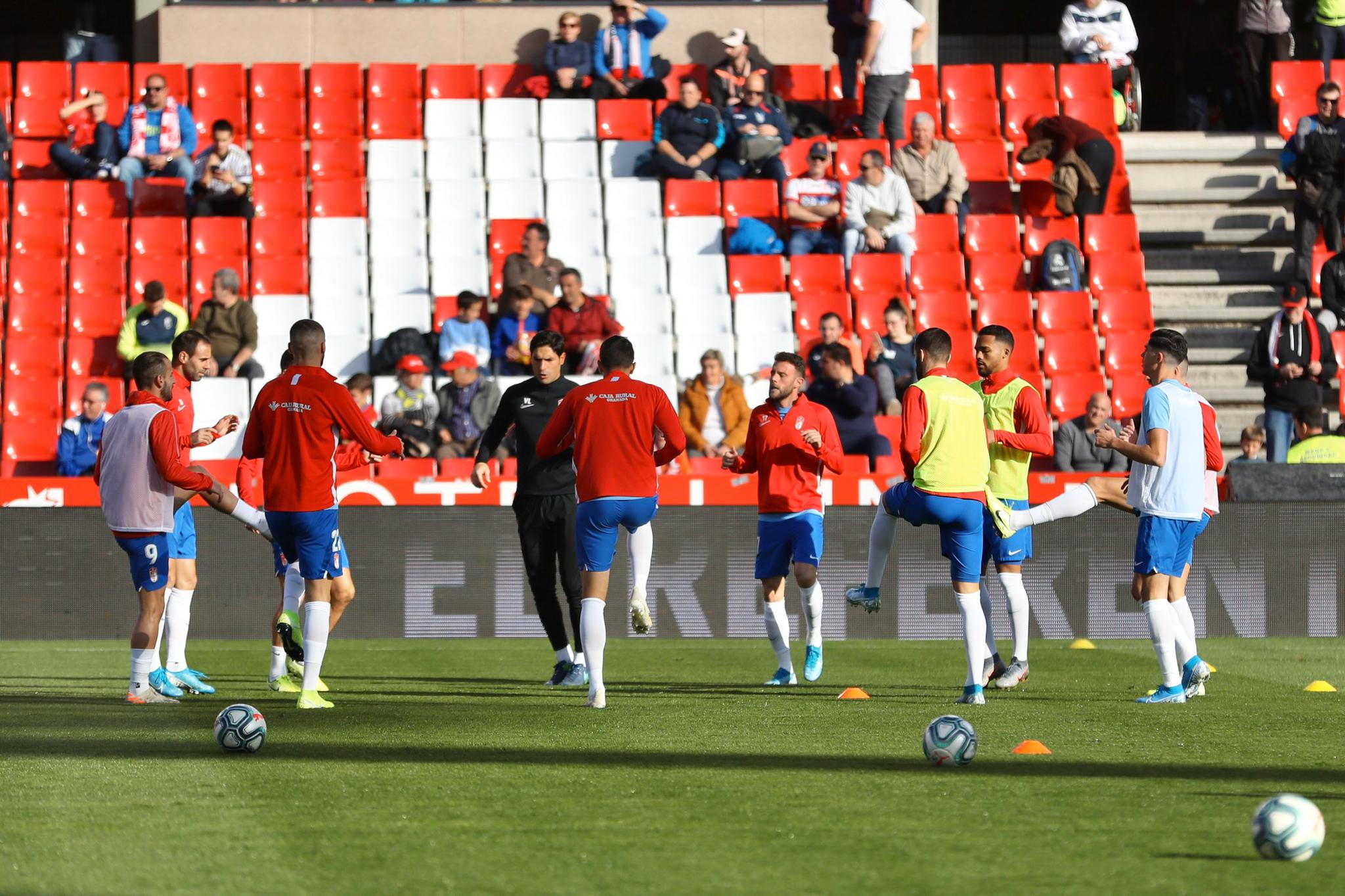 Repasa los mejores momentos del choque que ha enfrentado a dos rivales directos en Los Cármenes