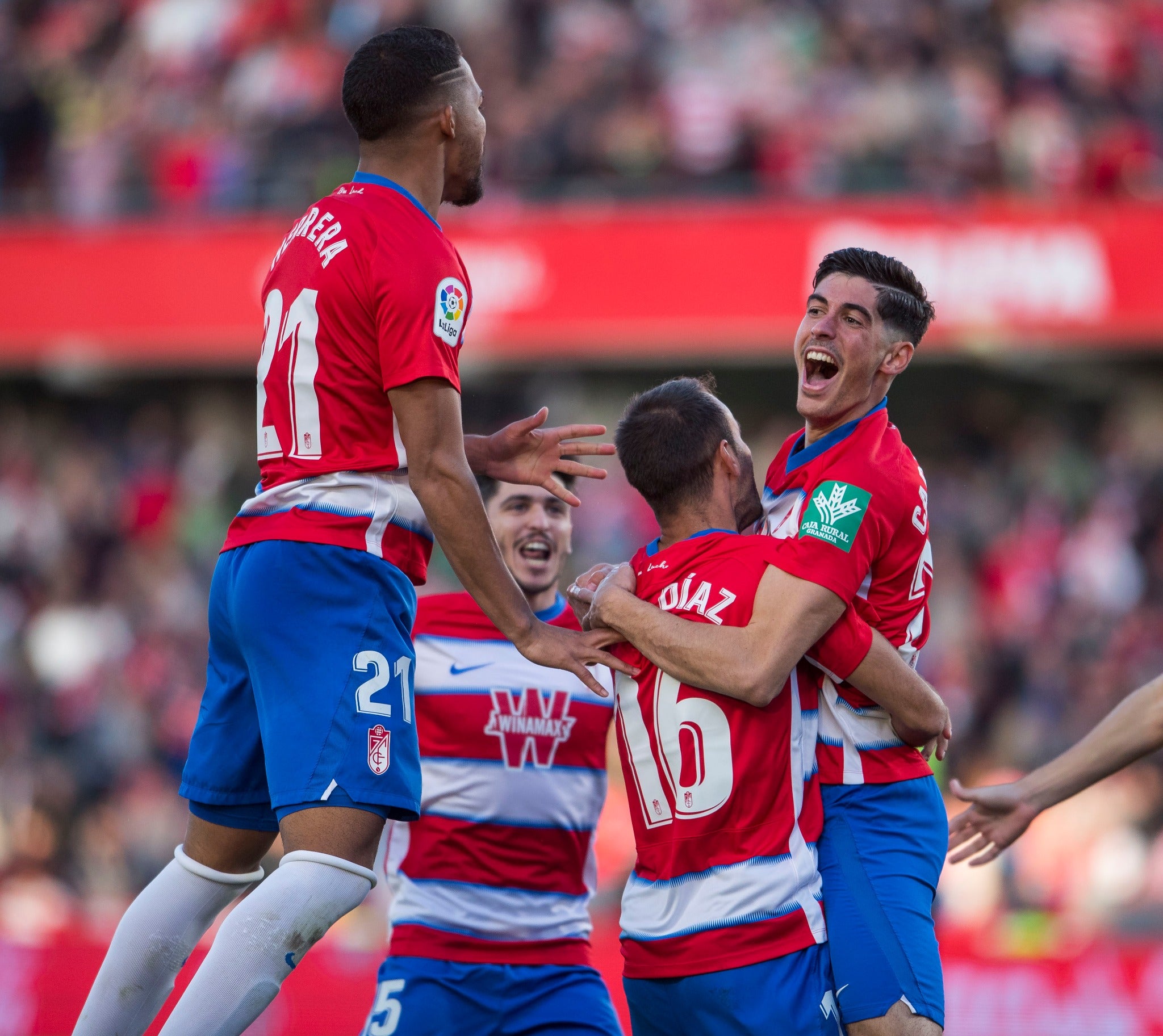 Repasa los mejores momentos del choque que ha enfrentado a dos rivales directos en Los Cármenes