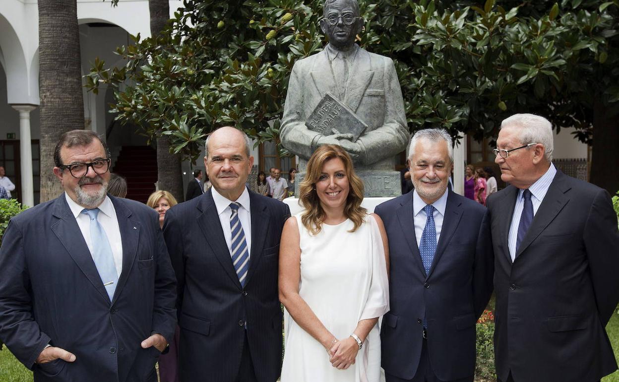 Susana Díaz entre Manuel Chaves y José Antonio Griñán. 