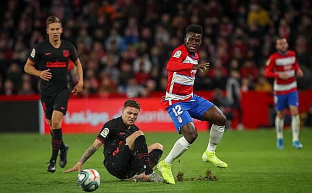 Ramón Azeez no compite desde la visita del Atlético a Los Cármenes. 