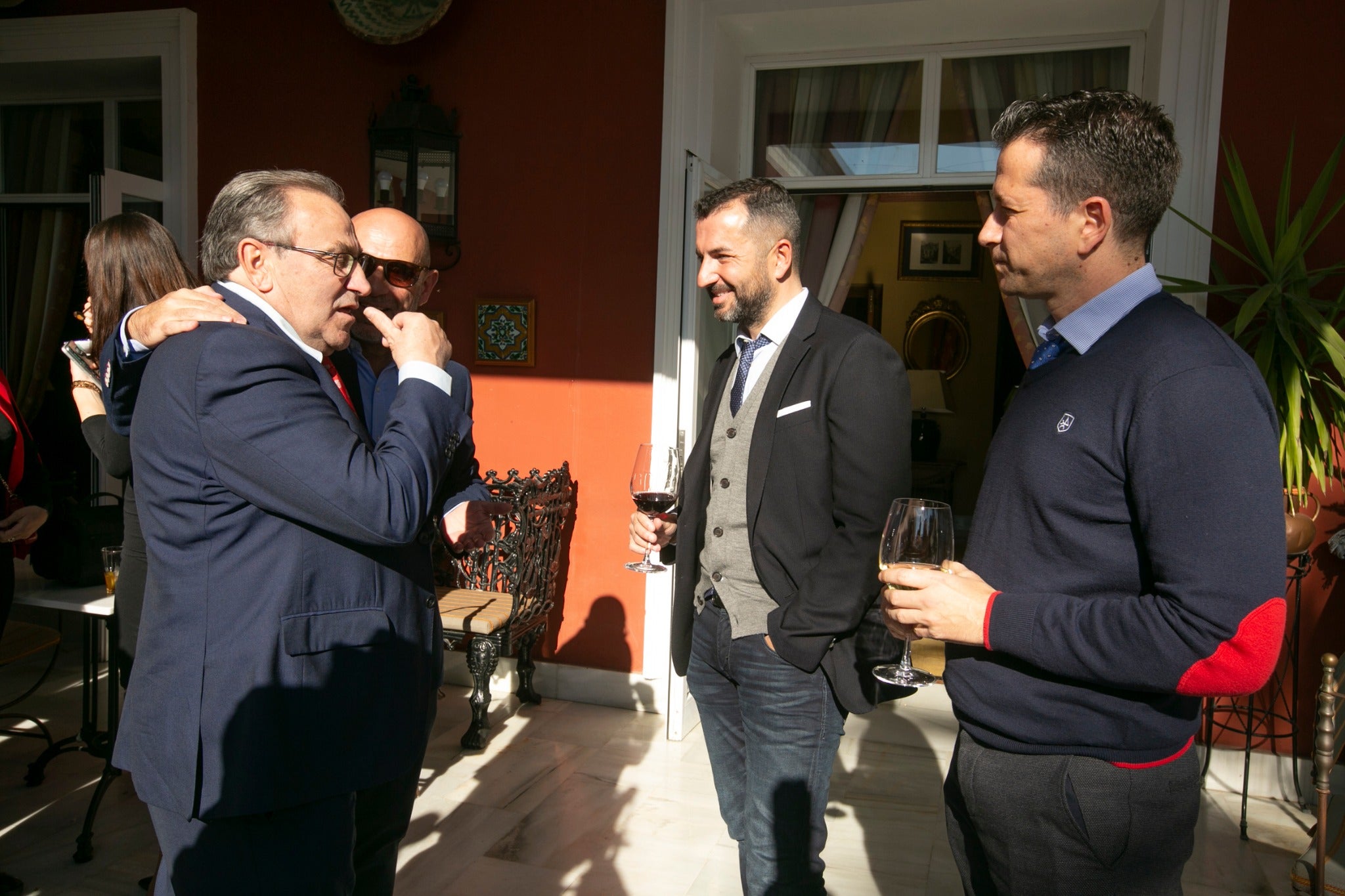 Futbolistas, miembros de los diferentes cuerpos técnicos y directivos en la comida de Navidad del Granada