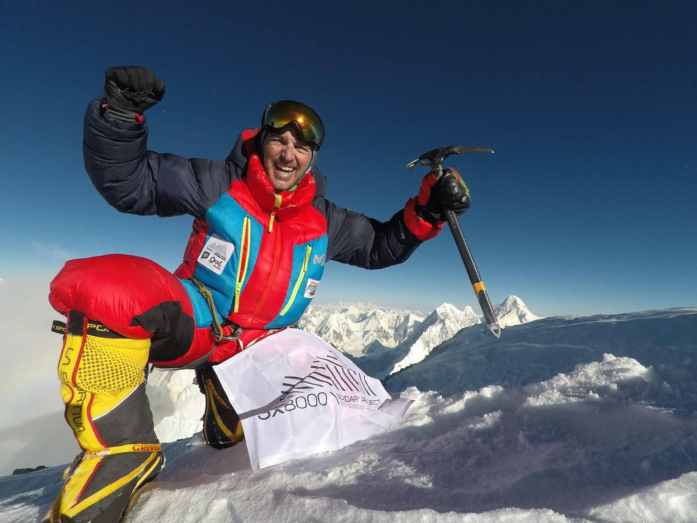 Sergi Mingote se muestra eufórico cuando pisa la nieve en la montaña.