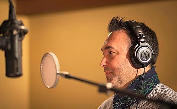 Imagen principal - Diferentes momentos de la grabación del disco.