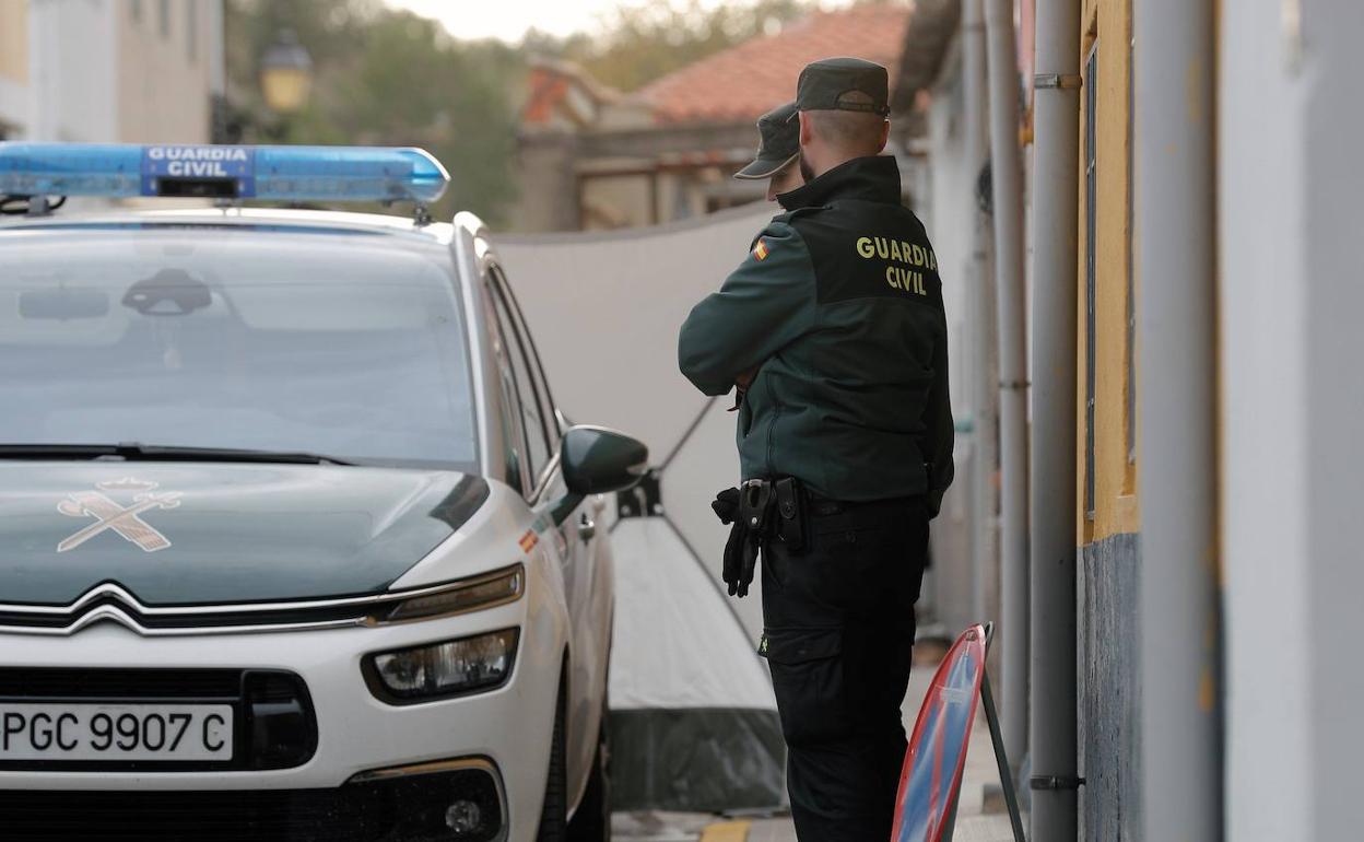 Efectivos de la Guardia Civil en labores de vigilancia. 