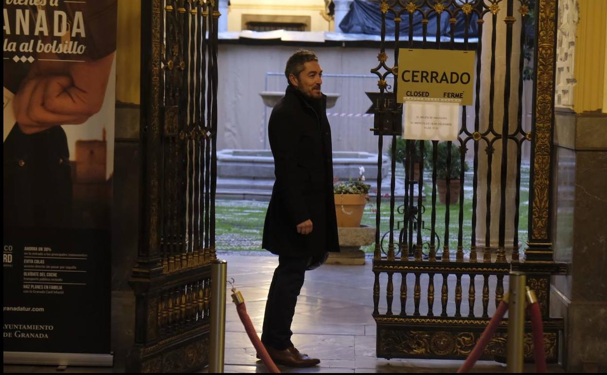 Ayuntamiento de Granada | El PSOE tilda de «esperpéntica y dañina» la «nueva crisis» provocada por Salvador