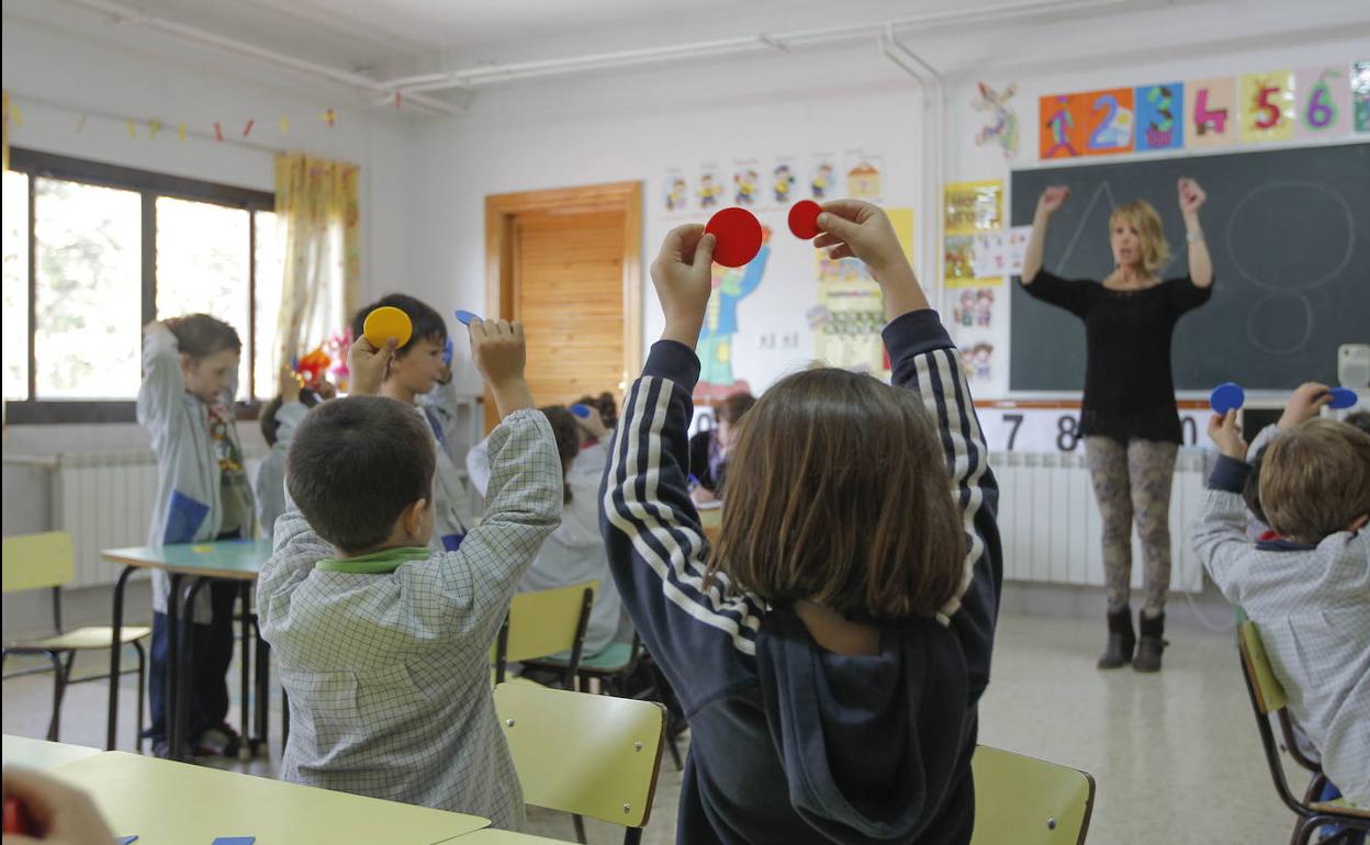 Alumnos de infantil del Colegio Cristo de la Yedra de Granada en una clase de matemáticas