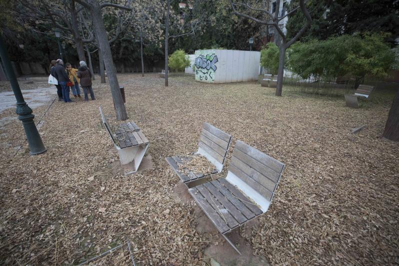 Así de deteriorado se encuentra el parque a espaldas del Cuarto Real de Santo Domingo