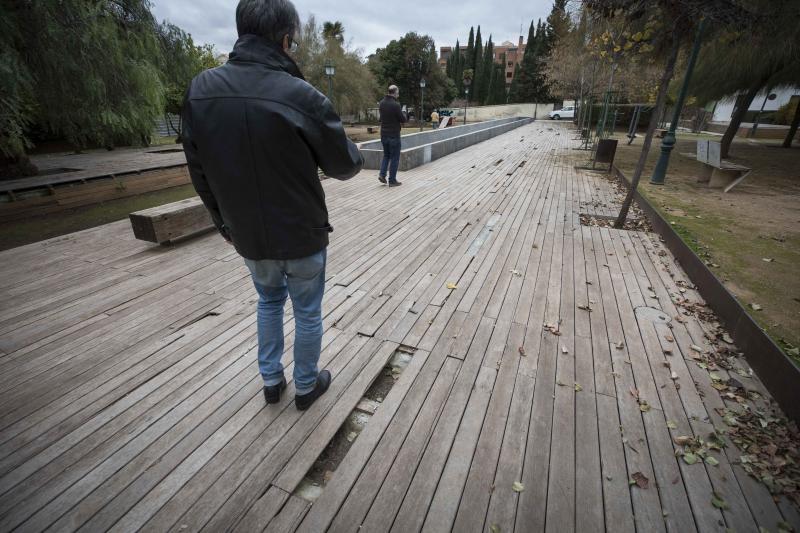 Así de deteriorado se encuentra el parque a espaldas del Cuarto Real de Santo Domingo