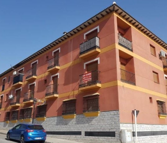 Piso en Láchar de 105 metros cuadrados por 90.300 euros.