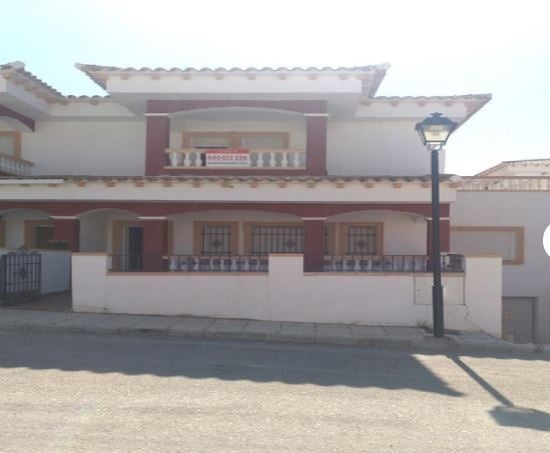 Casa en Freila de 258 metros cuadrados por 135.500 euros.