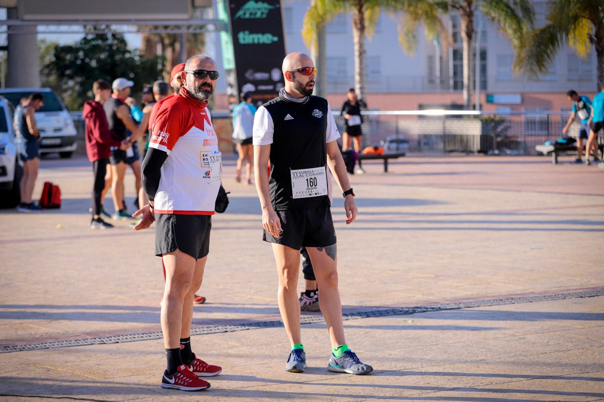 La XX Subida Pedestre al Conjuro arrancó a las 10 de la mañana, y los corredores tuvieron que enfrentarse a 17,8 kilometros en una mañana soleada