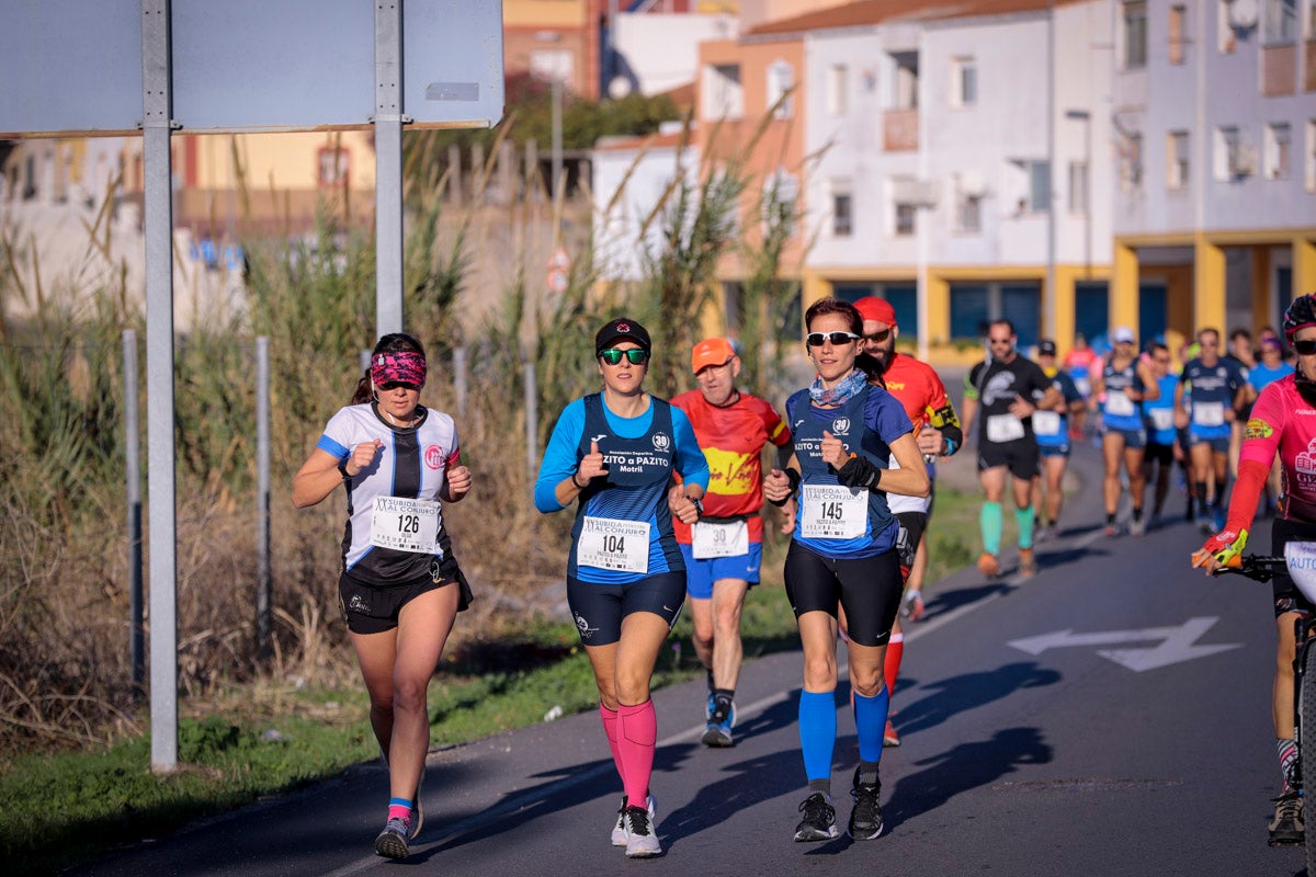 La XX Subida Pedestre al Conjuro arrancó a las 10 de la mañana, y los corredores tuvieron que enfrentarse a 17,8 kilometros en una mañana soleada