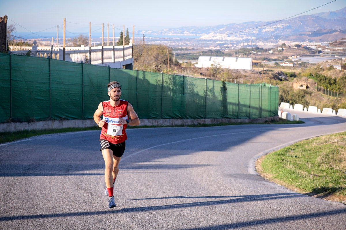 La XX Subida Pedestre al Conjuro arrancó a las 10 de la mañana, y los corredores tuvieron que enfrentarse a 17,8 kilometros en una mañana soleada