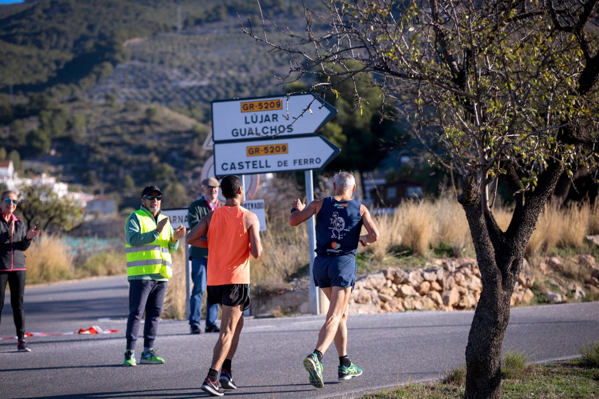La XX Subida Pedestre al Conjuro arrancó a las 10 de la mañana, y los corredores tuvieron que enfrentarse a 17,8 kilometros en una mañana soleada