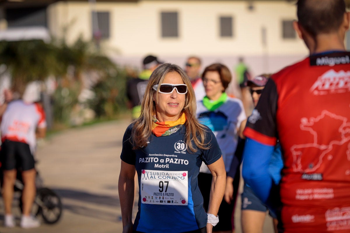 La XX Subida Pedestre al Conjuro arrancó a las 10 de la mañana, y los corredores tuvieron que enfrentarse a 17,8 kilometros en una mañana soleada