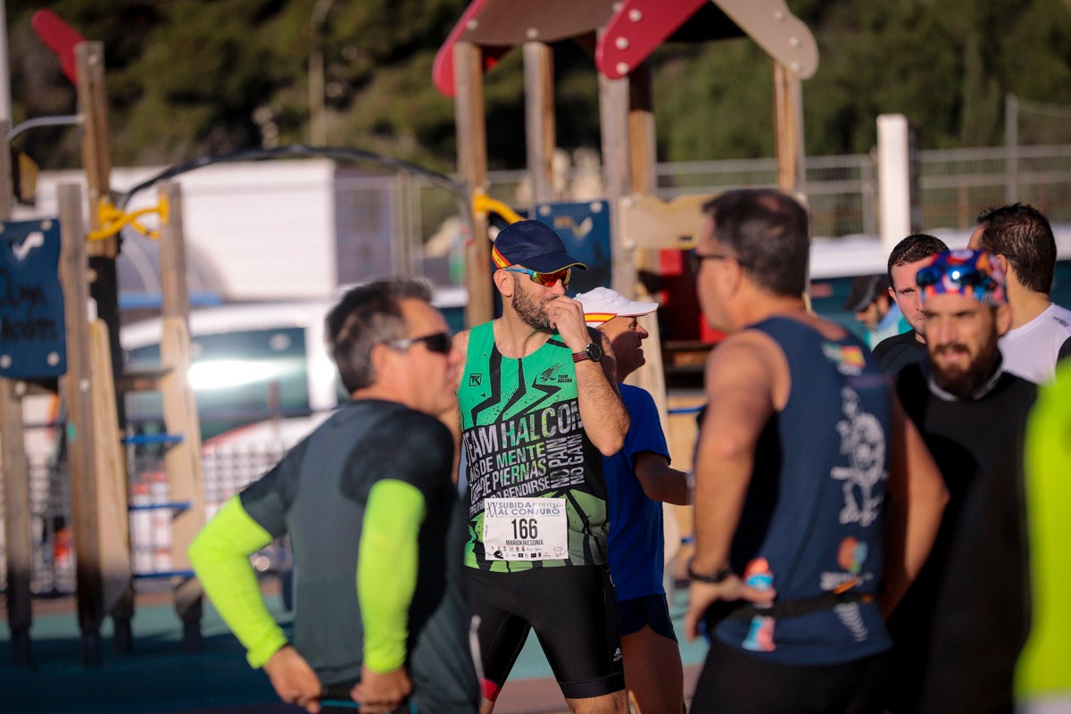La XX Subida Pedestre al Conjuro arrancó a las 10 de la mañana, y los corredores tuvieron que enfrentarse a 17,8 kilometros en una mañana soleada