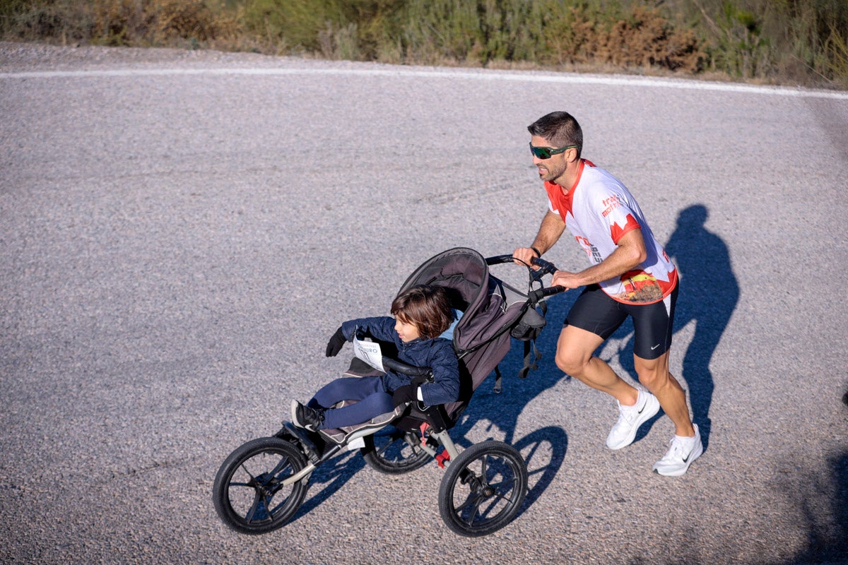 La XX Subida Pedestre al Conjuro arrancó a las 10 de la mañana, y los corredores tuvieron que enfrentarse a 17,8 kilometros en una mañana soleada