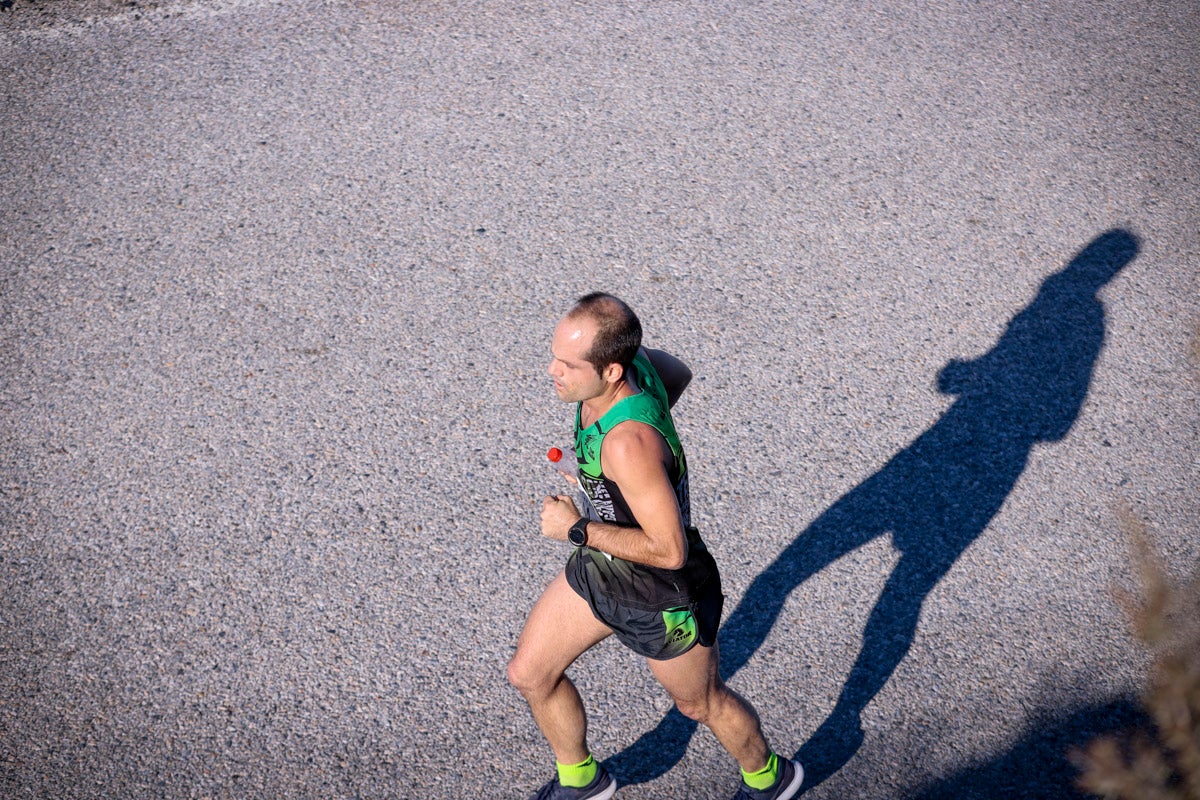 La XX Subida Pedestre al Conjuro arrancó a las 10 de la mañana, y los corredores tuvieron que enfrentarse a 17,8 kilometros en una mañana soleada