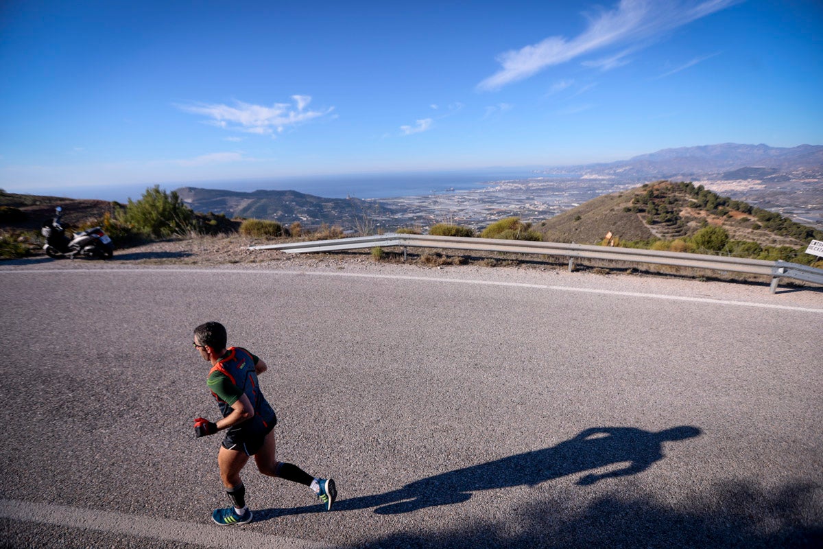 La XX Subida Pedestre al Conjuro arrancó a las 10 de la mañana, y los corredores tuvieron que enfrentarse a 17,8 kilometros en una mañana soleada