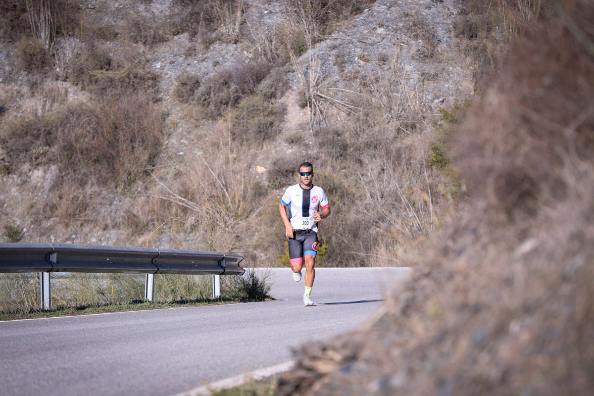 La XX Subida Pedestre al Conjuro arrancó a las 10 de la mañana, y los corredores tuvieron que enfrentarse a 17,8 kilometros en una mañana soleada