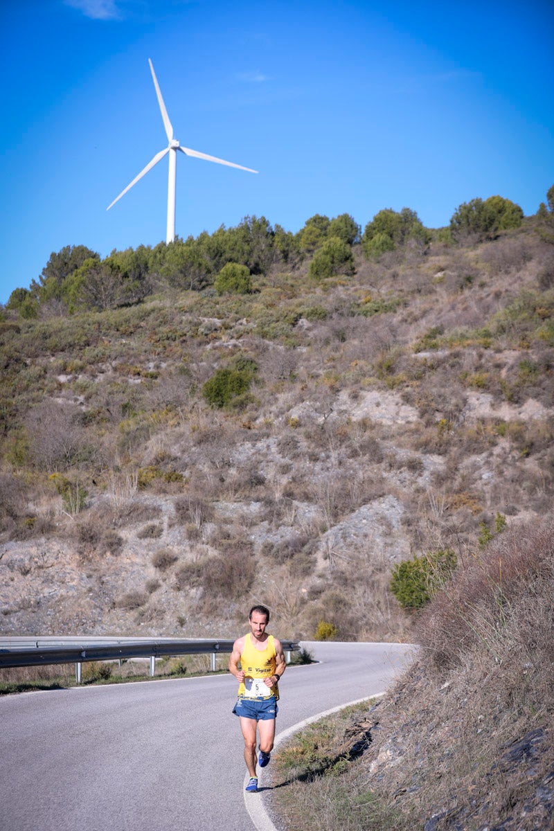 La XX Subida Pedestre al Conjuro arrancó a las 10 de la mañana, y los corredores tuvieron que enfrentarse a 17,8 kilometros en una mañana soleada