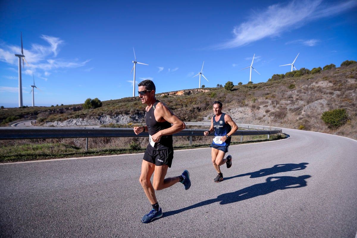 La XX Subida Pedestre al Conjuro arrancó a las 10 de la mañana, y los corredores tuvieron que enfrentarse a 17,8 kilometros en una mañana soleada