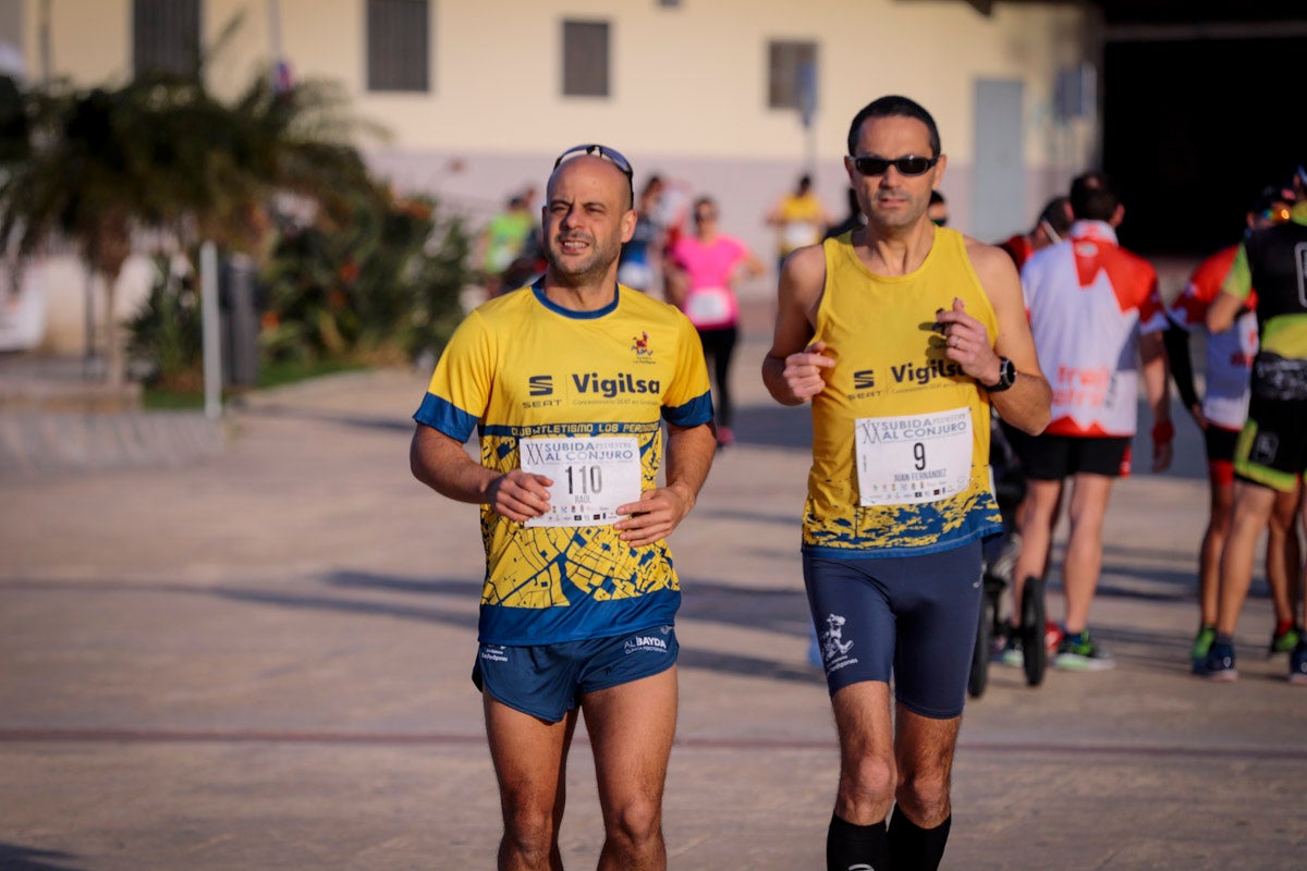 La XX Subida Pedestre al Conjuro arrancó a las 10 de la mañana, y los corredores tuvieron que enfrentarse a 17,8 kilometros en una mañana soleada