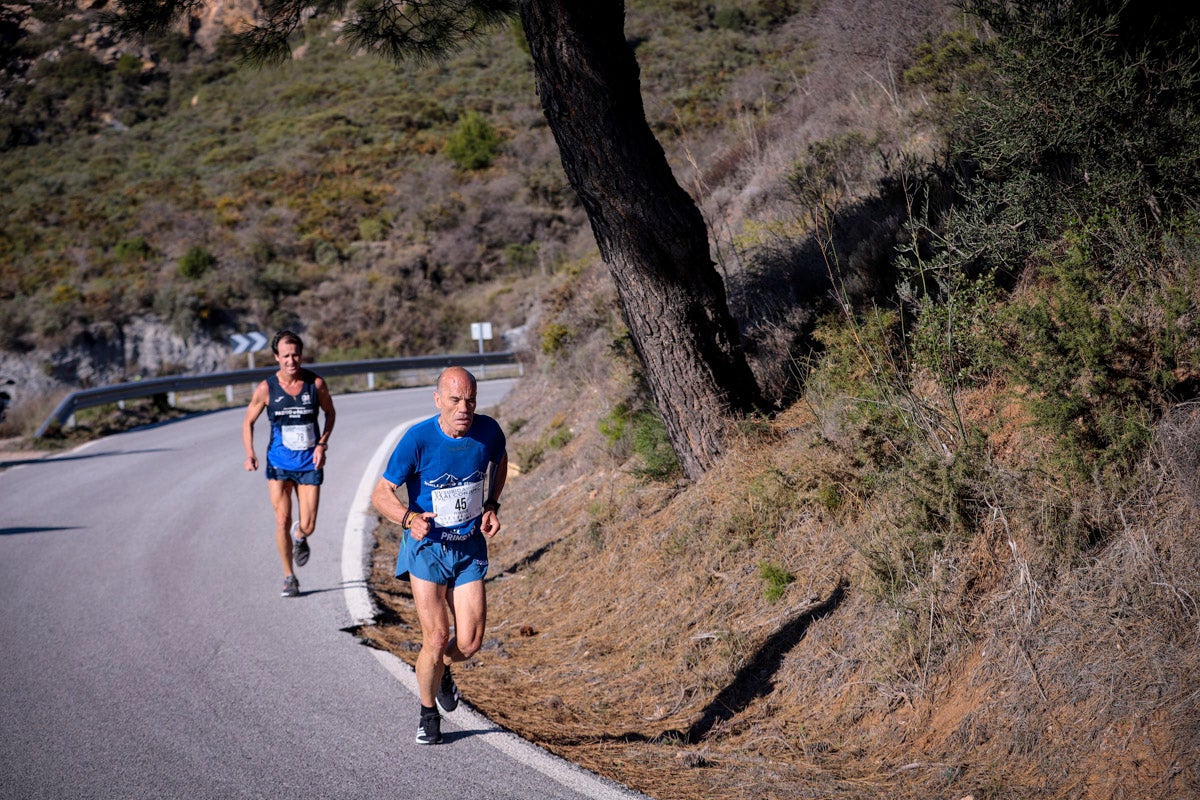 La XX Subida Pedestre al Conjuro arrancó a las 10 de la mañana, y los corredores tuvieron que enfrentarse a 17,8 kilometros en una mañana soleada