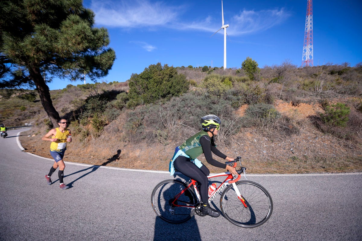 La XX Subida Pedestre al Conjuro arrancó a las 10 de la mañana, y los corredores tuvieron que enfrentarse a 17,8 kilometros en una mañana soleada