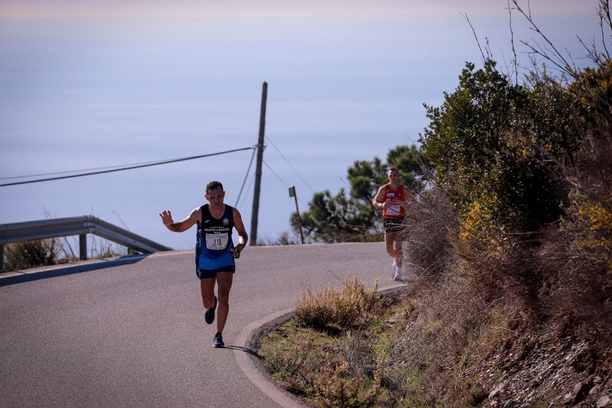 La XX Subida Pedestre al Conjuro arrancó a las 10 de la mañana, y los corredores tuvieron que enfrentarse a 17,8 kilometros en una mañana soleada