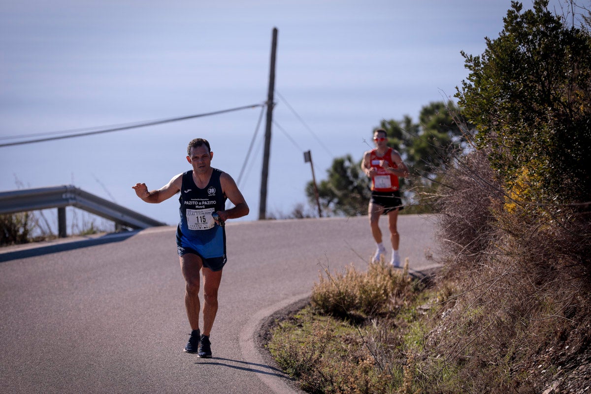 La XX Subida Pedestre al Conjuro arrancó a las 10 de la mañana, y los corredores tuvieron que enfrentarse a 17,8 kilometros en una mañana soleada