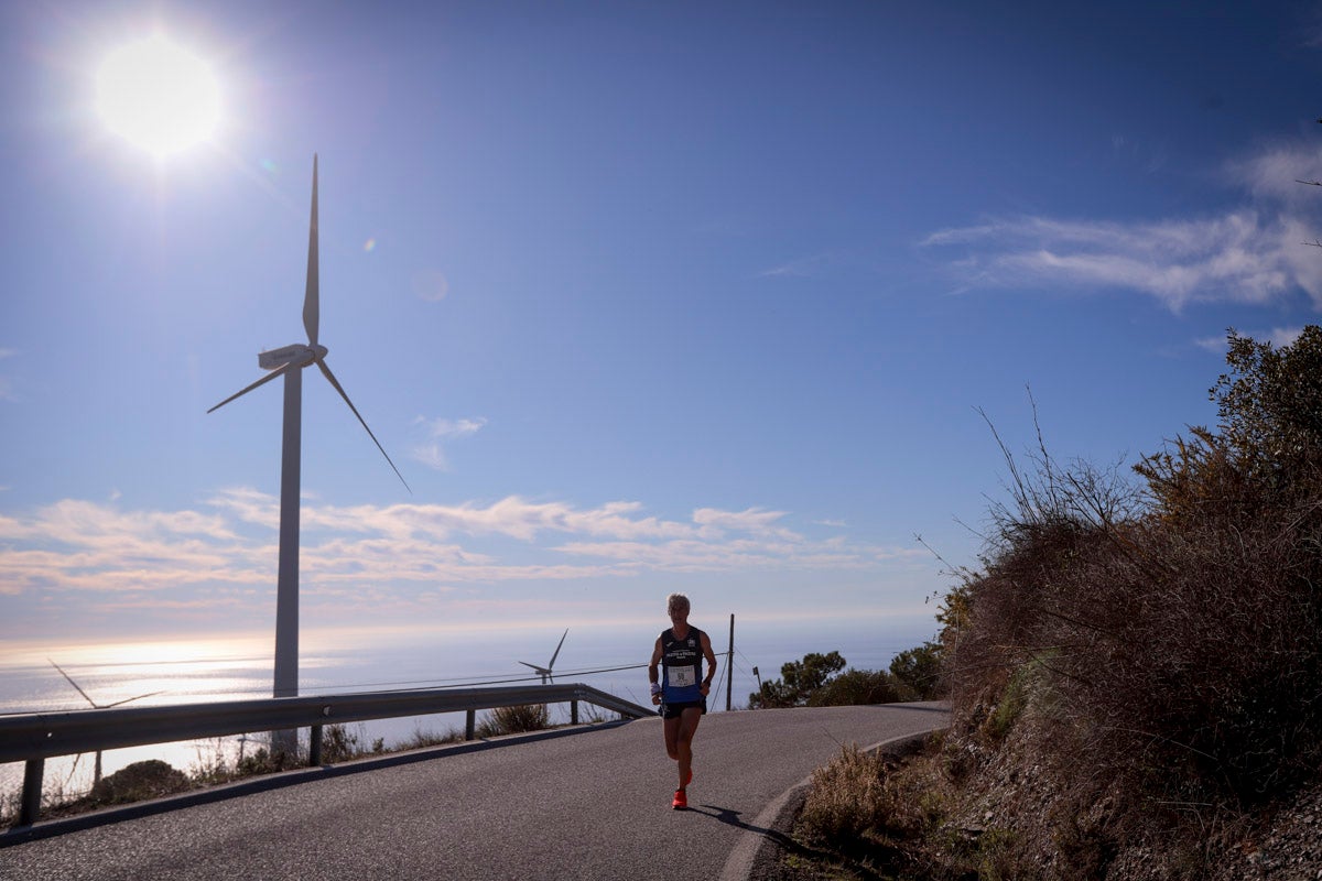 La XX Subida Pedestre al Conjuro arrancó a las 10 de la mañana, y los corredores tuvieron que enfrentarse a 17,8 kilometros en una mañana soleada