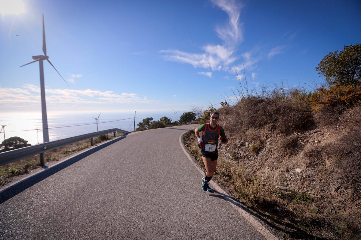 La XX Subida Pedestre al Conjuro arrancó a las 10 de la mañana, y los corredores tuvieron que enfrentarse a 17,8 kilometros en una mañana soleada