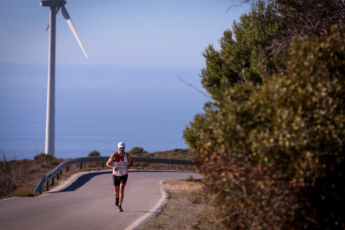 La XX Subida Pedestre al Conjuro arrancó a las 10 de la mañana, y los corredores tuvieron que enfrentarse a 17,8 kilometros en una mañana soleada