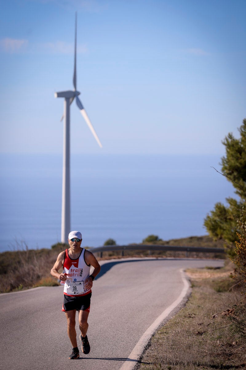 La XX Subida Pedestre al Conjuro arrancó a las 10 de la mañana, y los corredores tuvieron que enfrentarse a 17,8 kilometros en una mañana soleada