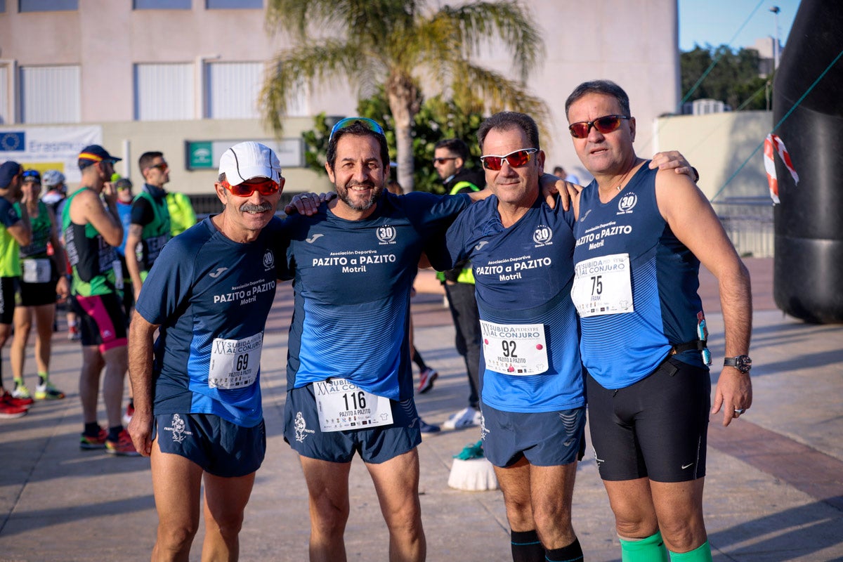 La XX Subida Pedestre al Conjuro arrancó a las 10 de la mañana, y los corredores tuvieron que enfrentarse a 17,8 kilometros en una mañana soleada