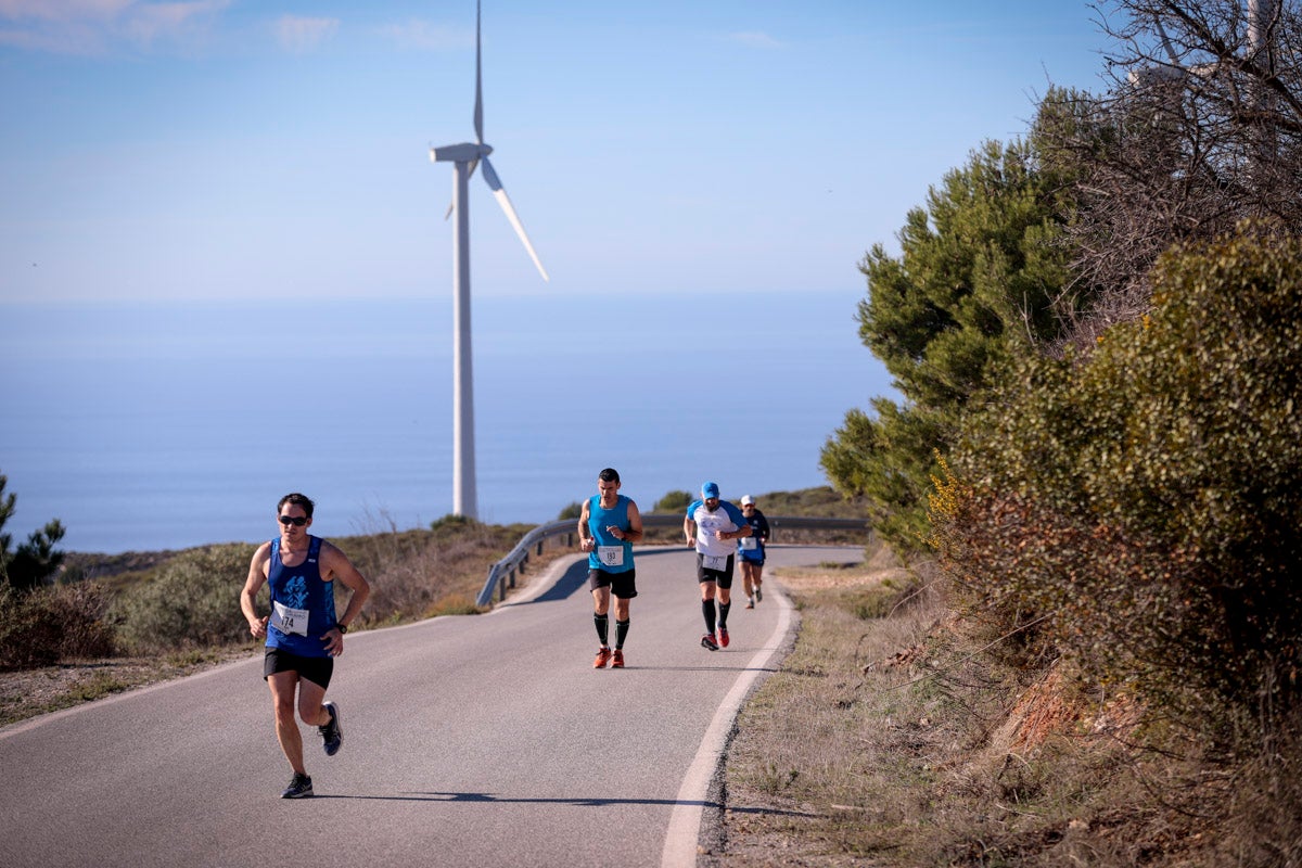 La XX Subida Pedestre al Conjuro arrancó a las 10 de la mañana, y los corredores tuvieron que enfrentarse a 17,8 kilometros en una mañana soleada