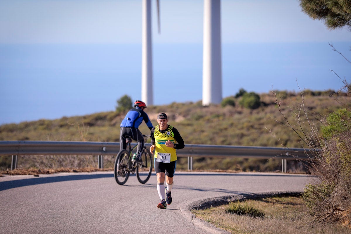 La XX Subida Pedestre al Conjuro arrancó a las 10 de la mañana, y los corredores tuvieron que enfrentarse a 17,8 kilometros en una mañana soleada