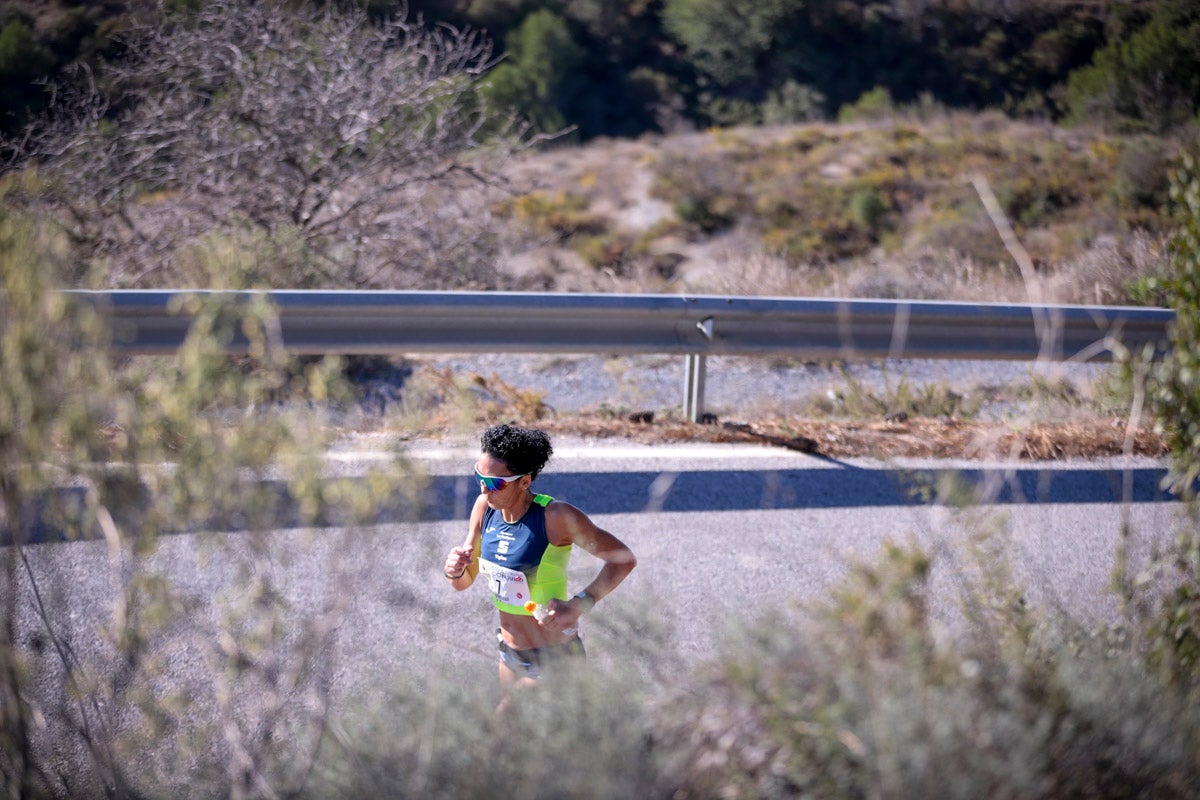 La XX Subida Pedestre al Conjuro arrancó a las 10 de la mañana, y los corredores tuvieron que enfrentarse a 17,8 kilometros en una mañana soleada