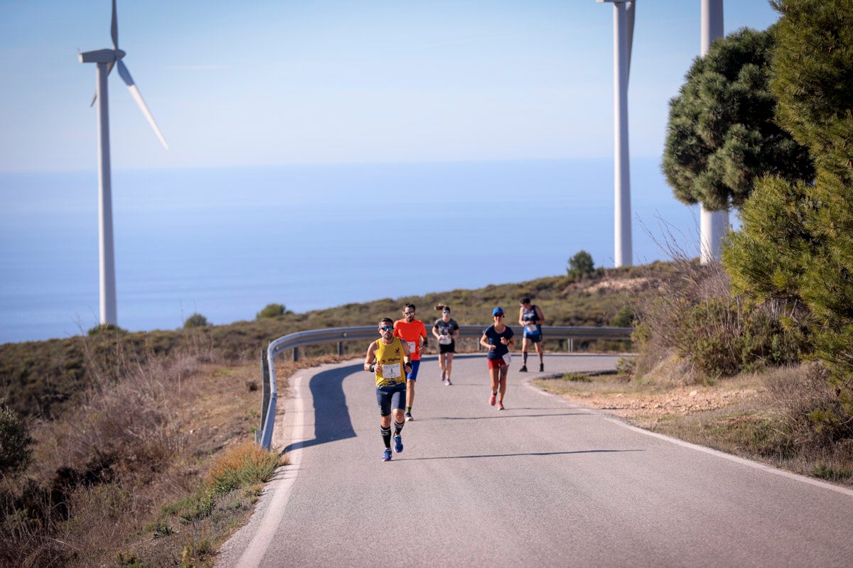 La XX Subida Pedestre al Conjuro arrancó a las 10 de la mañana, y los corredores tuvieron que enfrentarse a 17,8 kilometros en una mañana soleada