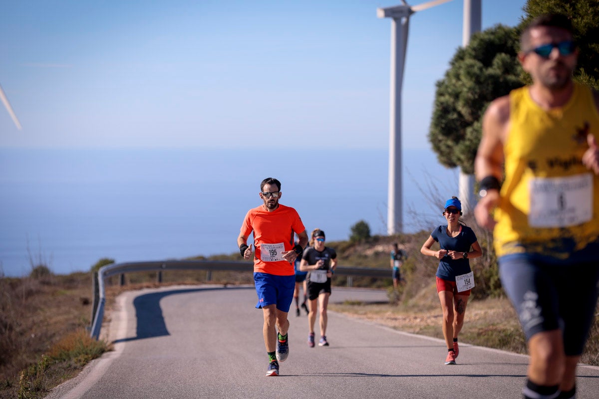 La XX Subida Pedestre al Conjuro arrancó a las 10 de la mañana, y los corredores tuvieron que enfrentarse a 17,8 kilometros en una mañana soleada
