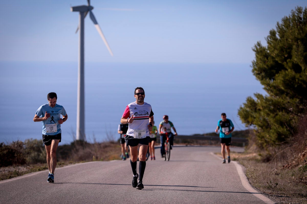 La XX Subida Pedestre al Conjuro arrancó a las 10 de la mañana, y los corredores tuvieron que enfrentarse a 17,8 kilometros en una mañana soleada