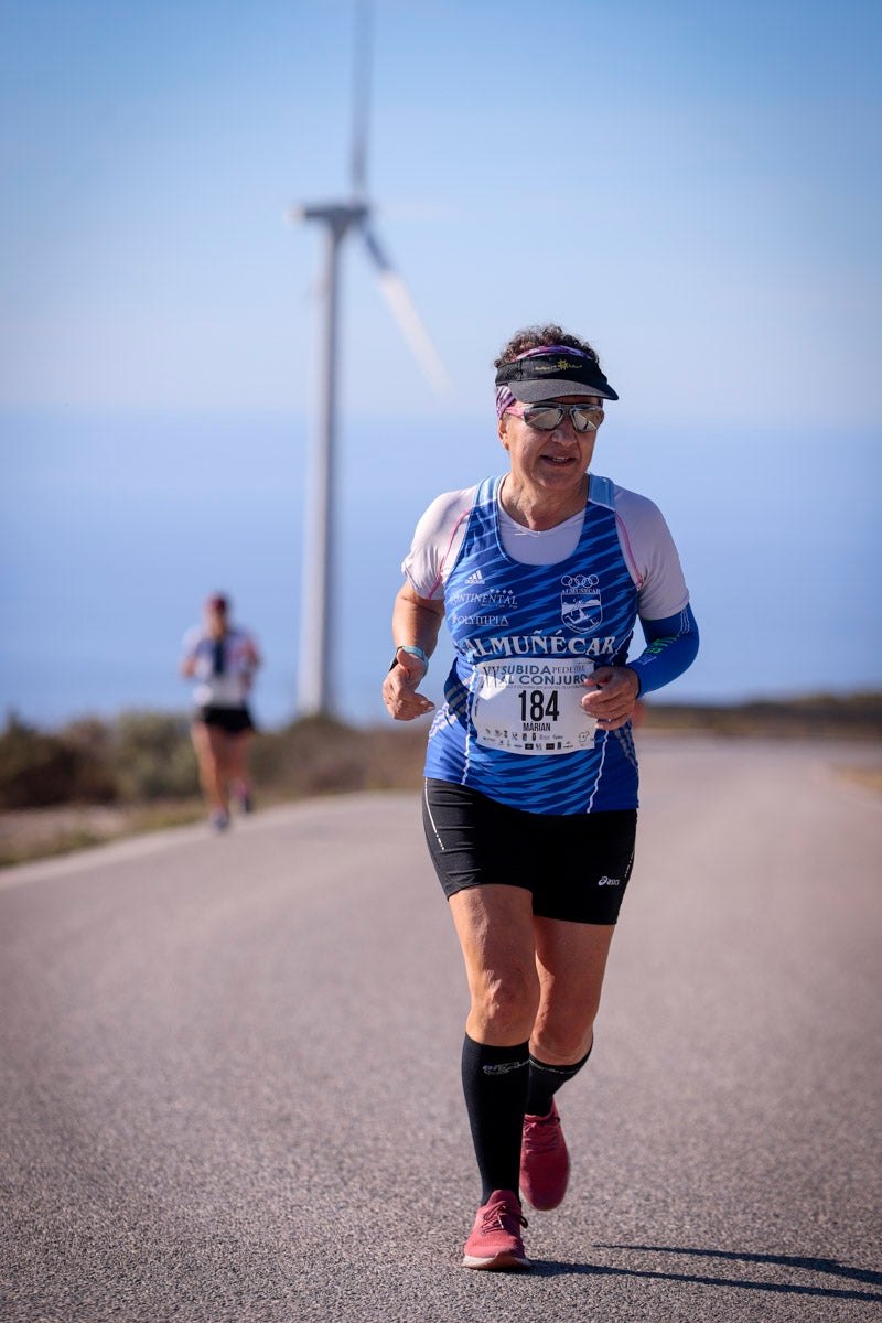 La XX Subida Pedestre al Conjuro arrancó a las 10 de la mañana, y los corredores tuvieron que enfrentarse a 17,8 kilometros en una mañana soleada
