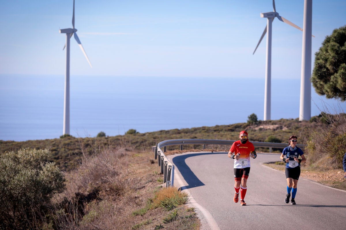 La XX Subida Pedestre al Conjuro arrancó a las 10 de la mañana, y los corredores tuvieron que enfrentarse a 17,8 kilometros en una mañana soleada