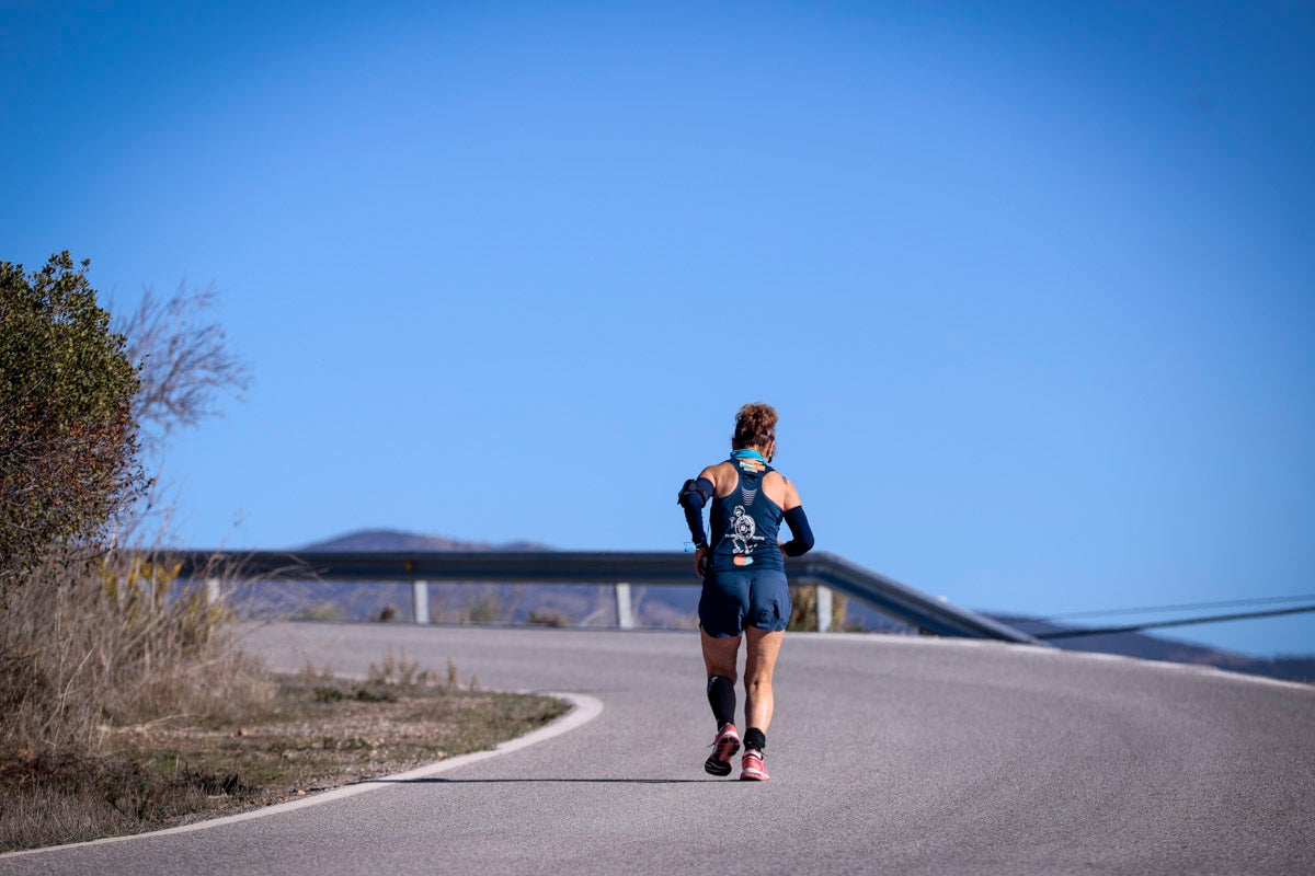La XX Subida Pedestre al Conjuro arrancó a las 10 de la mañana, y los corredores tuvieron que enfrentarse a 17,8 kilometros en una mañana soleada