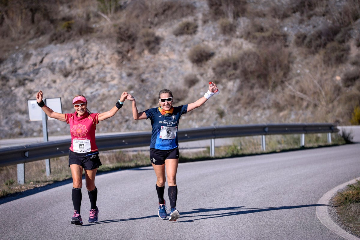 La XX Subida Pedestre al Conjuro arrancó a las 10 de la mañana, y los corredores tuvieron que enfrentarse a 17,8 kilometros en una mañana soleada